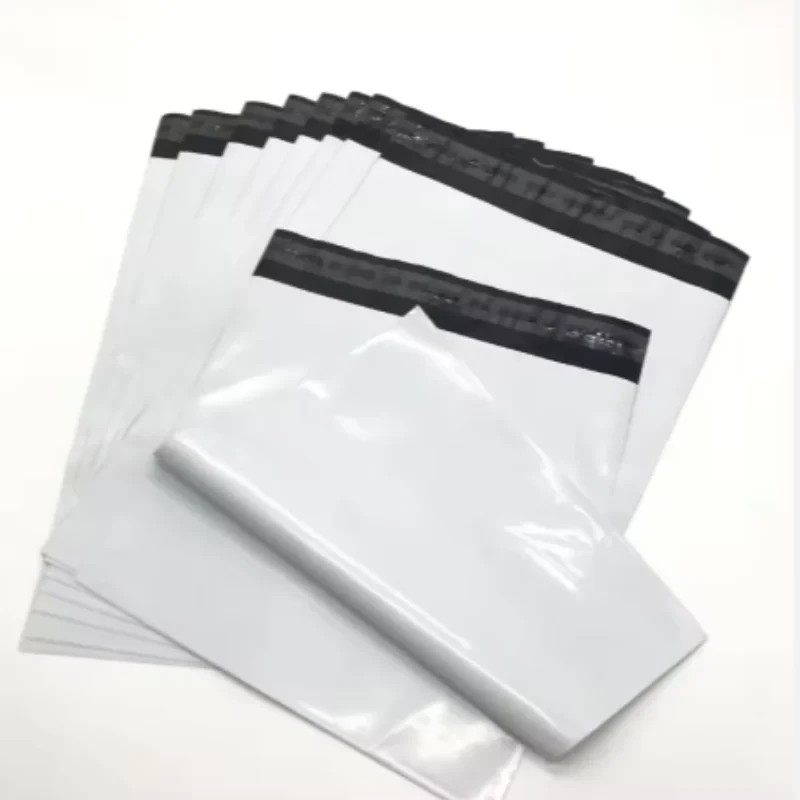 Lot de pochettes d'expédition blanches auto-adhésives